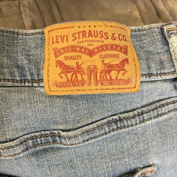 Levi’s - Picture 4 of 8